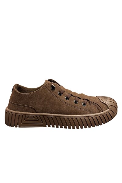 GAMELU حذاء كاجوال نسائي بني اللون من Vigor Nubuck