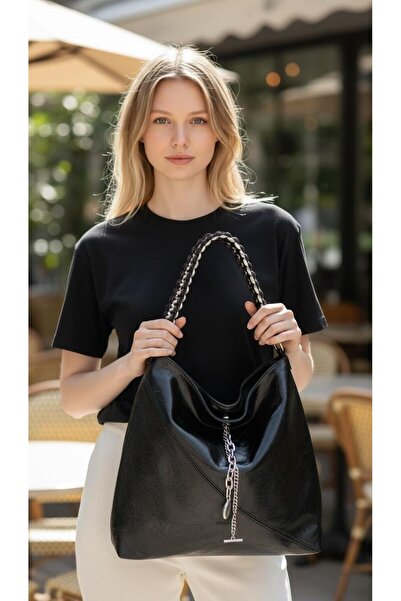 DUYGUSHOESBAG حقيبة كتف مستوردة بتفاصيل سلسلة ناعمة وحزام كبير الحجم 27374