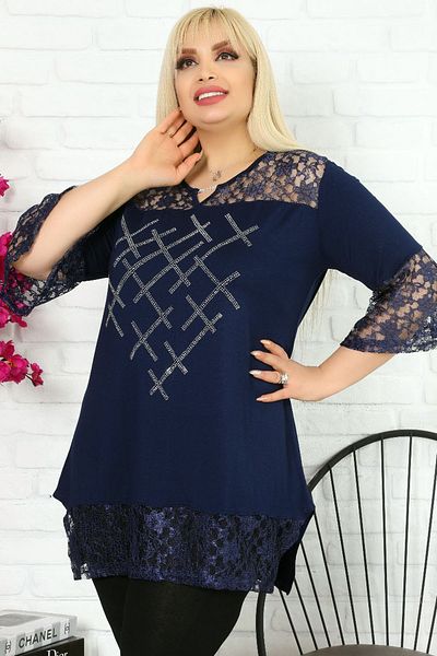 Kheos Stone Printed Lace Detailed V-Neck Short Sleeve Slit Tunic on the Front