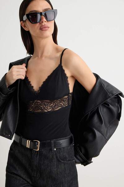 Trendyol Collection Black V-Neck Lace Detailed Strappy Bodysuit Tpraw27Bd00026