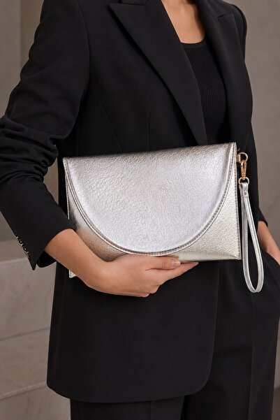 Classbag Γυναικείο γυαλιστερό ασημί κομψό μοντέλο φακέλου, τσάντα clutch μεσα...