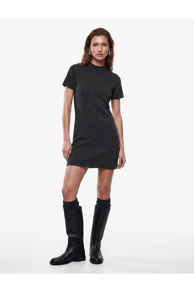 Koton Nervürlü Slim Fit Dik Yaka Kısa Kollu Mini Elbise