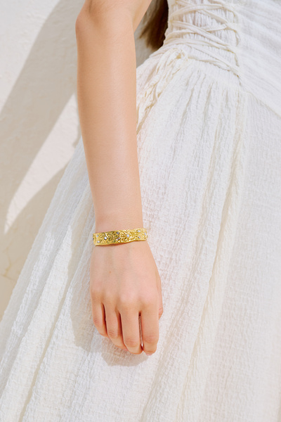 Manuka Moon Embossed Stone Bracelet Gold