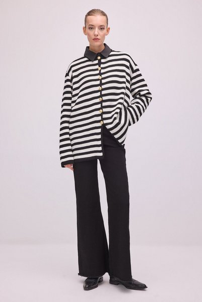 Touché Privé Gold Buttoned Striped Long Cardigan