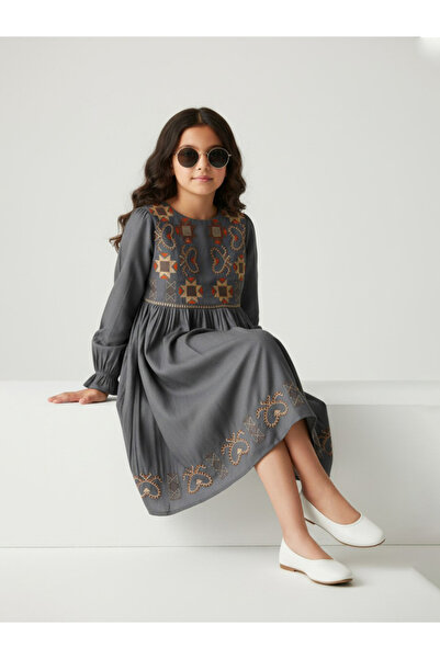 Bella Moda By Styli Girls Grey Embroidered Pleated Details A-Line Midi Dress