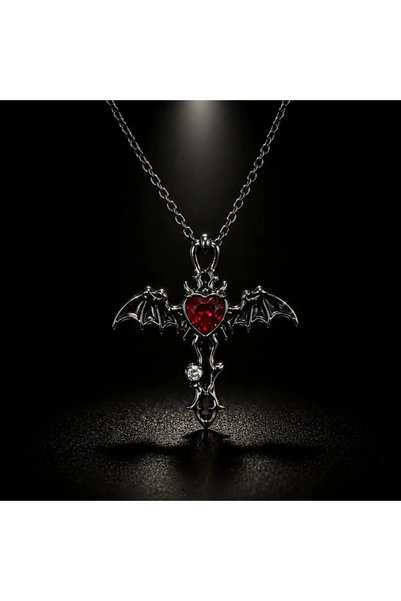 Gothic Kanatlı Kalp Kolye
