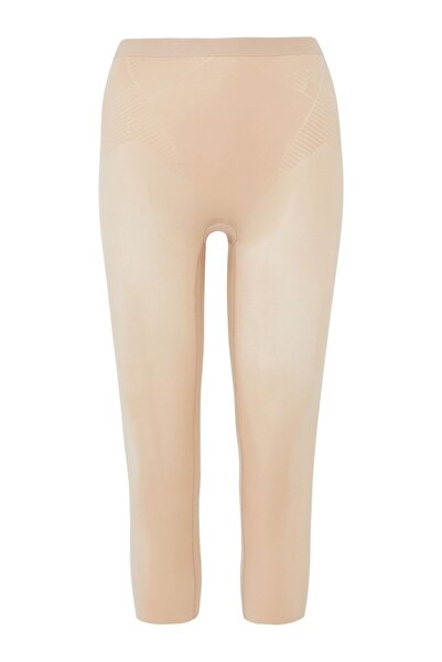 Spanx طماق كابري الداعمة للنساء