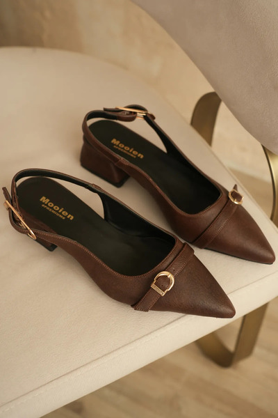 Zerenyus Zrct4 - Premium 5cm Two Buckle Pointed Toe Low Heel Shoes Brown