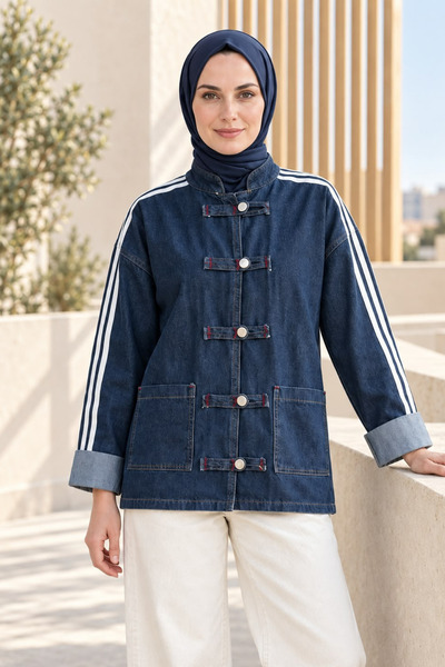 Hb Harma Time Butik سترة نسائية ذات خطوط مفصلة وجيوب بأزرار باللون الأزرق الداكن