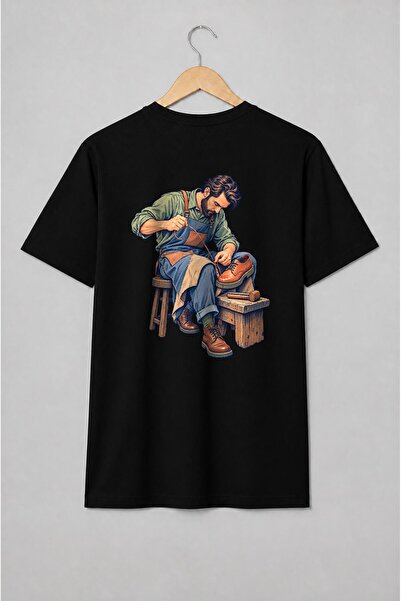 Generic Brand Tricou unisex cu Cizmar la lucru în atelier de pielărie