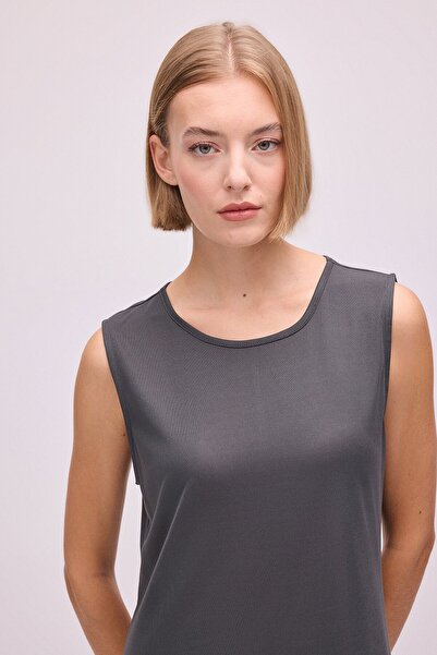 Touché Privé Sleeveless Bicycle Neck Lining Dress