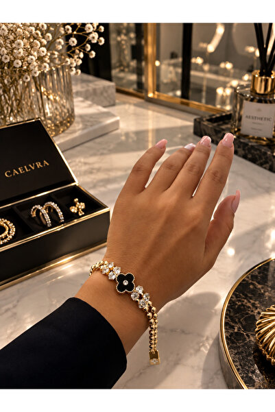 Siyah Yonca Motifli Gold Kadın Bileklik – Çift Sıra Top Zincir Beyaz Taş Detaylı Gösterişli Bileklik Van Cleef Modeli Bileklik