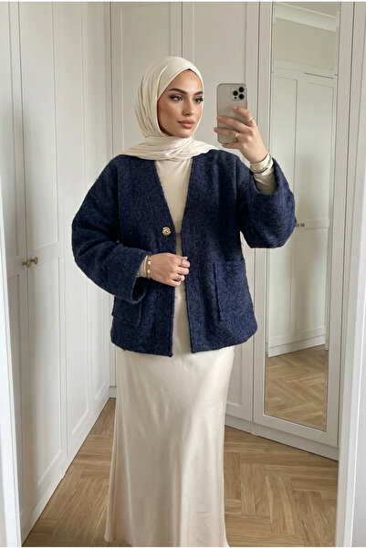 Kirazca Butik سترة نسائية قصيرة من الكشمير المزخرف بياقة على شكل V وزر واحد وجيب