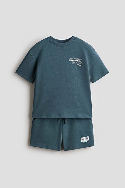 H&M 2-piece T-shirt and sweatshorts set
