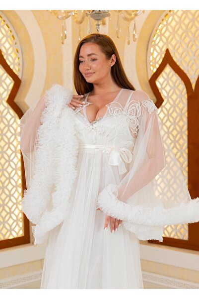 Loviana belle طقم روب طويل وقميص نوم بتصميم خاص أنيق مع تفاصيل على شكل فراشة ...
