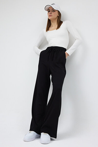 Serenity Women's wide leg sweatpants with elastic waist