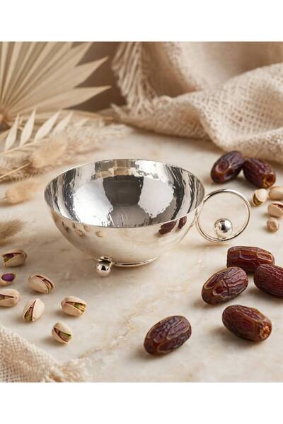 Generic Brand Nuts Plate with a Premium Luxury Design