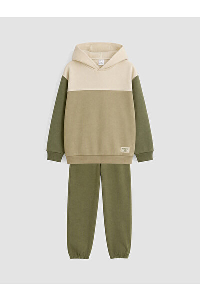 LC Waikiki Color Blocked Boys' Sweatshirt and Sweatpants