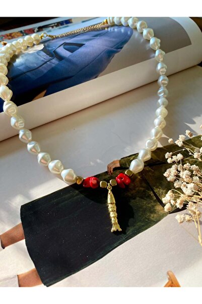 Aurelia Vintage İnci Görünümlü Doğal Mercan Taşlı Balık Figürlü Kolye