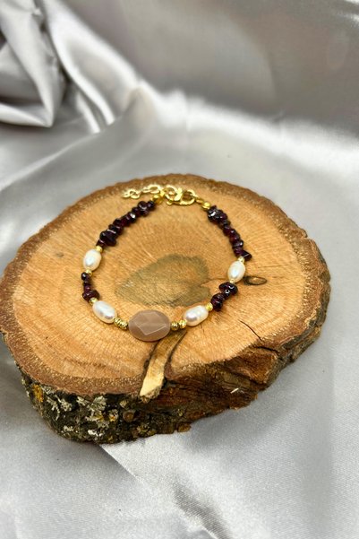 Suerte Accessories Special Design Sunstone Pointed Garnet Stone and Mallorca Pearl Handmade Natural Stone Bracelet