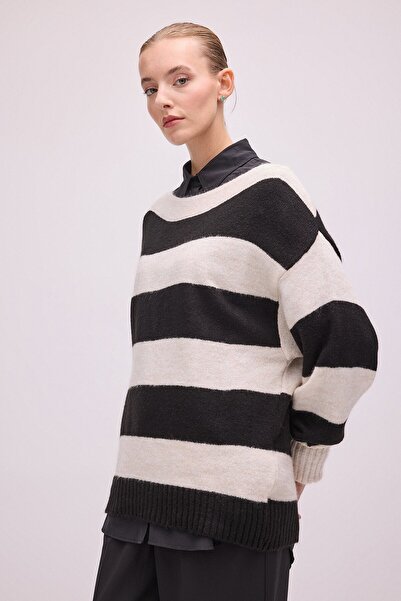 Touché Privé Oversize Striped Knit Sweater
