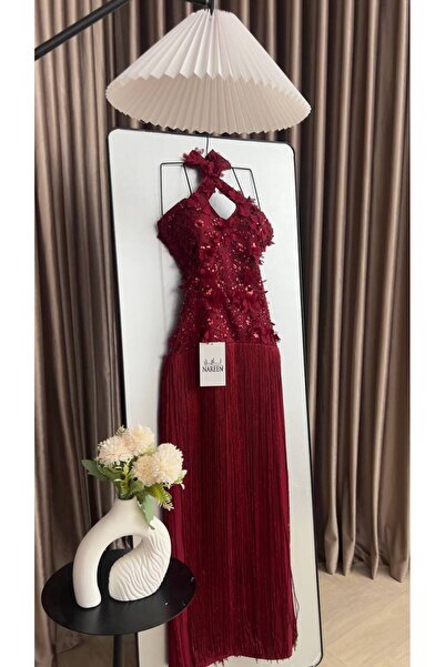 Nareen Fashion Luxurious Evening Gown with Elegant Design and Refined Touches...