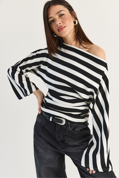 Bianco Lucci Women's Black Boat Neck Gathered Waist Thick Striped Draped Knit...
