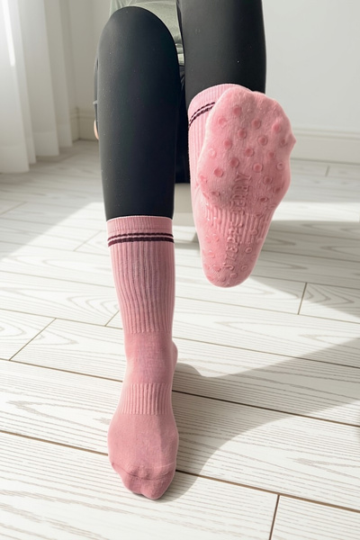 STEPPE BERRY Cotton Non-Slip Sole Towel Yoga and Pilates Socks