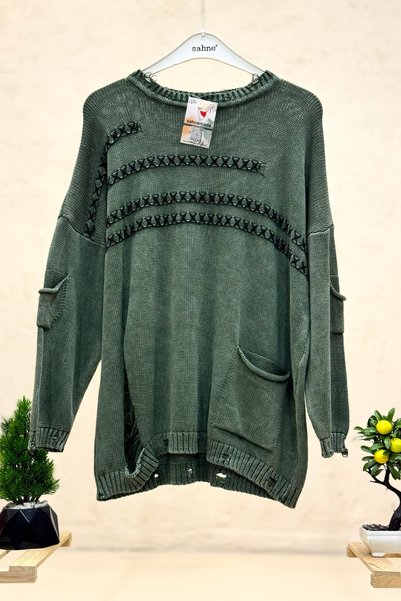 sahnemoda Single pocket organic knit sweater with front collision stitching