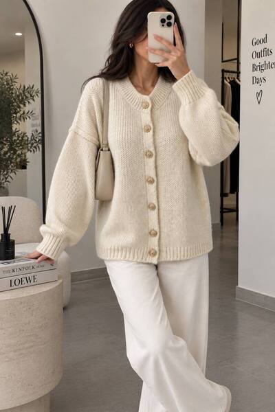 SHEZAN MODA Kadın Bej Oversize Düğmeli Triko Hırka BB-470024702