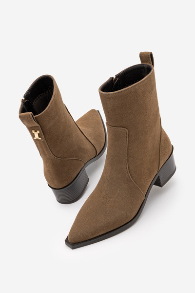Marjin Women's Pointed Toe Gold Detailed Heeled Boots Kenor Tobacco Brown Suede