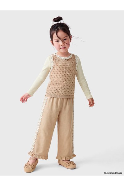 LC Waikiki Beige Floral Appliqué Girls' Knitwear Set