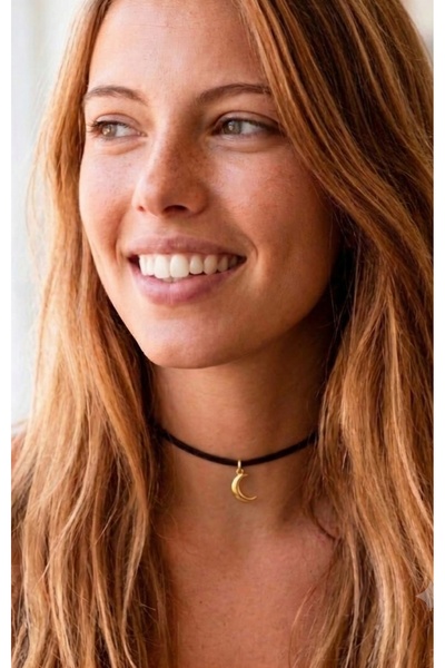 Nishstyle Altın Renk Ay Uçlu Siyah Güderi Choker Kolye