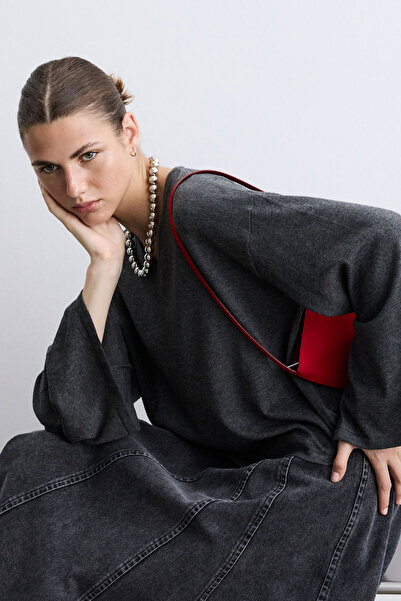 BE BLUE Smoked V-Neck Short Sweater