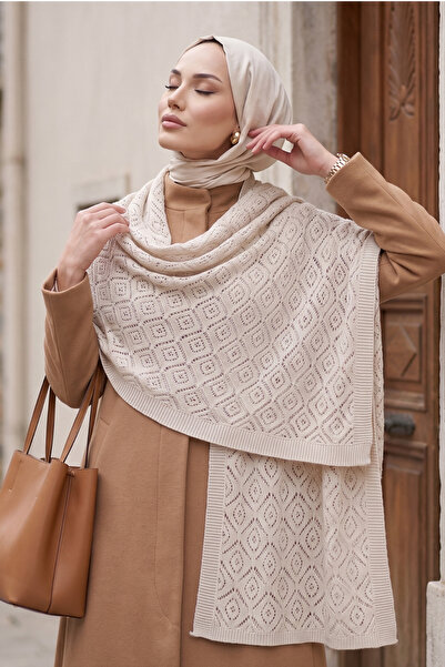 Zeneva Collection Μπεζ γυναικείο διάτρητο μαλακό πλεκτό σάλι ώμου με πλεκτό σ...