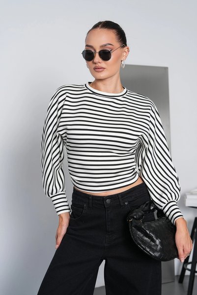 moda periy بلوزة مخططة بياقة دائرية باللون الأسود