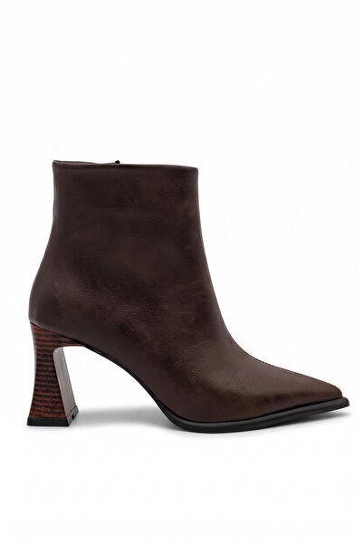 Shoesers حذاء نسائي بكعب سميك ومقدمة مدببة مع تفاصيل خياطة، مناسب للاستخدام ا...