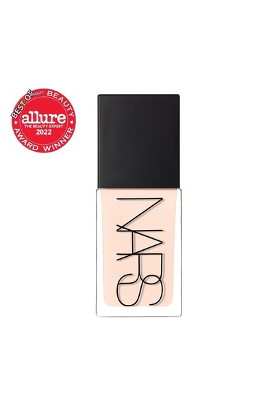 Nars كريم أساس نباتي يعكس الضوء ويحتوي على 70% من مكونات العناية بالبشرة NARS...
