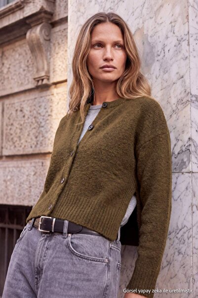 Trendyol Collection كارديجان تريكو صوف كبير الحجم بفتحة جانبية من Wardrobe Es...
