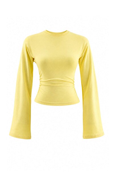 Trendyol Collection بلوزة محبوكة ذات قصة عادية/عادية مع تفاصيل كشكشة على الأك...