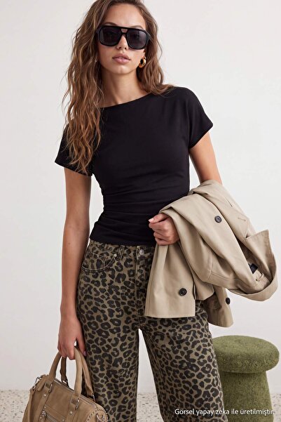 Trendyol Collection Black Fitted/Body-Hugging Boat Neck Dropped Shoulder Shor...