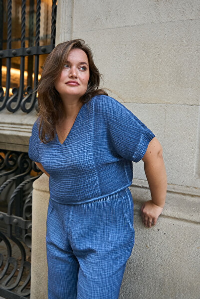 İKİKIZ Crinkle Cotton Indigo V-Neck Blouse