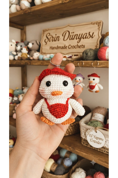 Şirin Peluş Amigurumi Örgü Ördek Anahtarlık - Şapkalı ve Çantalı El Yapımı Ça...