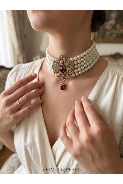 FAYRA ACCESSORIES Kristal Taş Sallantılı Arma İnci Kolye
