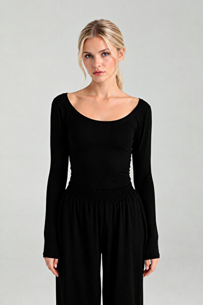 CloudyMood Women's ultra soft oval neck blouse can be combined for daily use