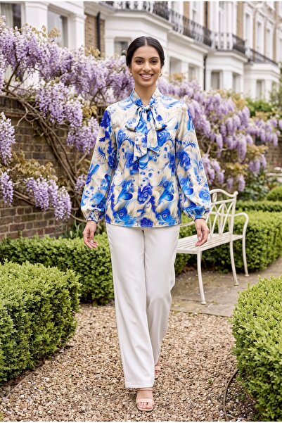 iza Women Tie-neck blouse