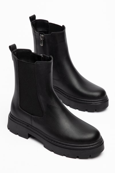 motto store Women's Black Thick Soled Zippered Chelsea Boots