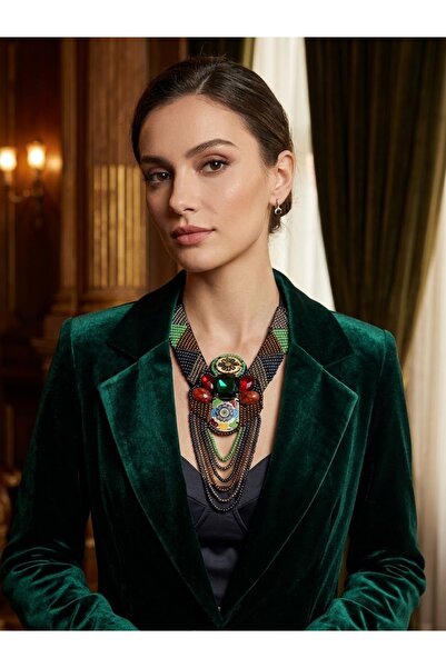 CROCUS DESIGN قلادة ألاكاتي مزينة بخرز رملي بوهيمي وتفاصيل من الحجر الطبيعي