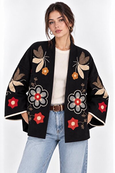 Saade Siyah Etnik Nakış İşlemeli Kimono Kesim Kaşe Ceket