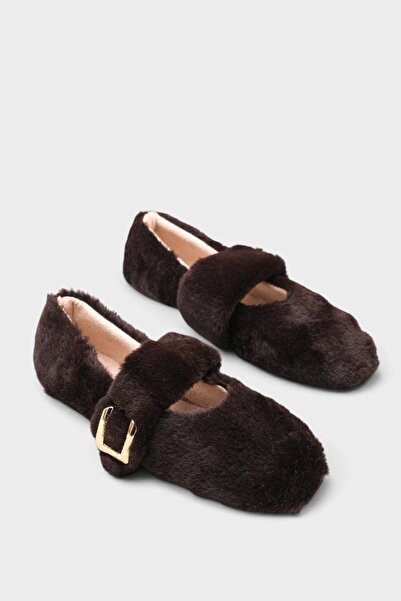 Capone Outfitters Talia Plush Buckle Ballerinas